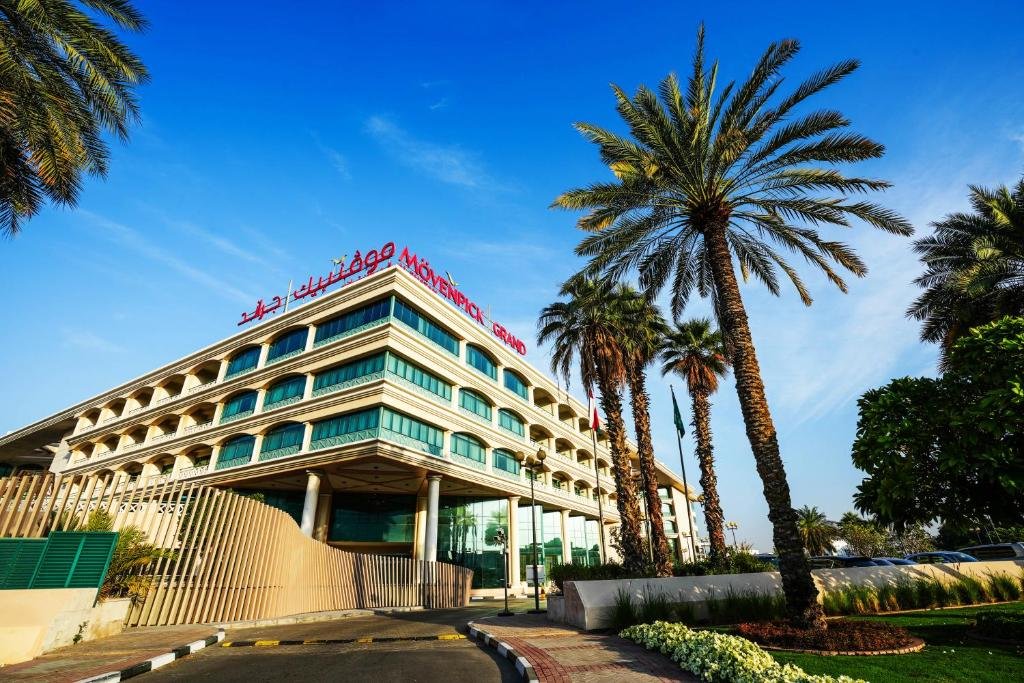 Mövenpick Grand Al Bustan Hotel